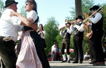 drumherum das Frühlingsfest der Volksmusik Konzerte in Niederbayern