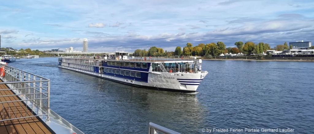 Tanzworkshop am Schlager Partyboot in Köln Disco-Fox Flusskreuzfahrt